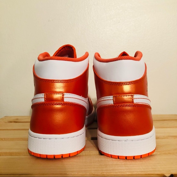 Air Jordan 1 Mid Se Electro Orange Size 11 - Picture 6 of 9